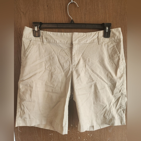 Falls Creek Tan Bermuda Shorts Tailored Lightweight - Picture 1 of 3